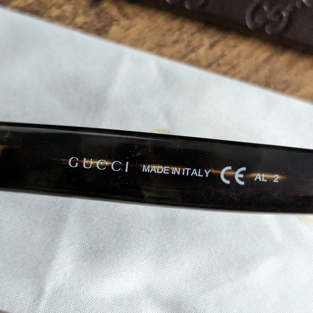 Gucci Sunglasses - Picture 5 of 6